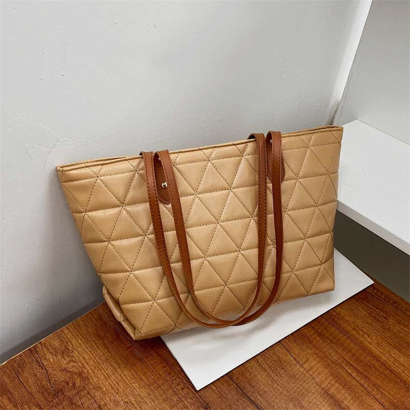 Elegant Quilted Tote Bag – Your Perfect Everyday Companion