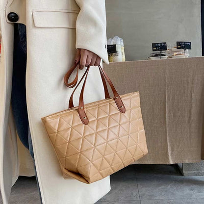 Elegant Quilted Tote Bag – Your Perfect Everyday Companion